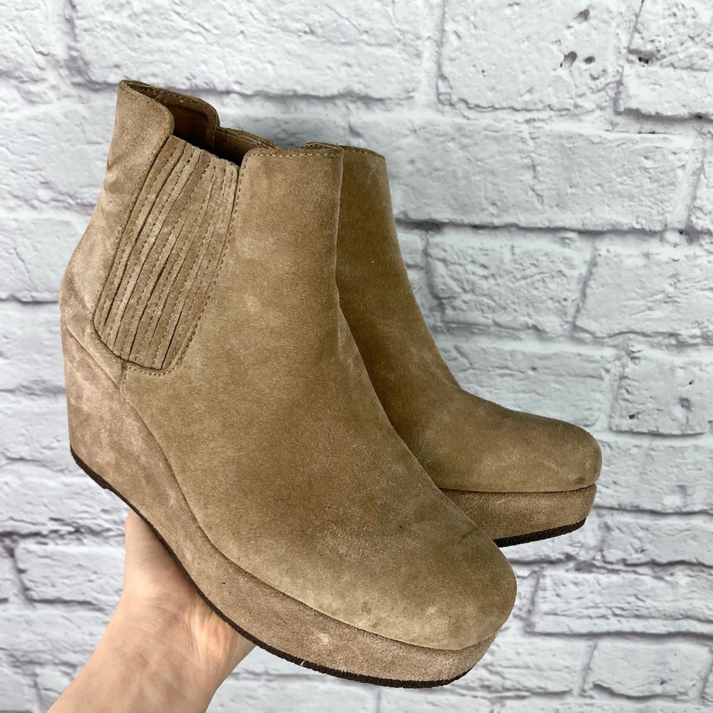 BGBG Generation Y2K Suede Tan Booties Size 8